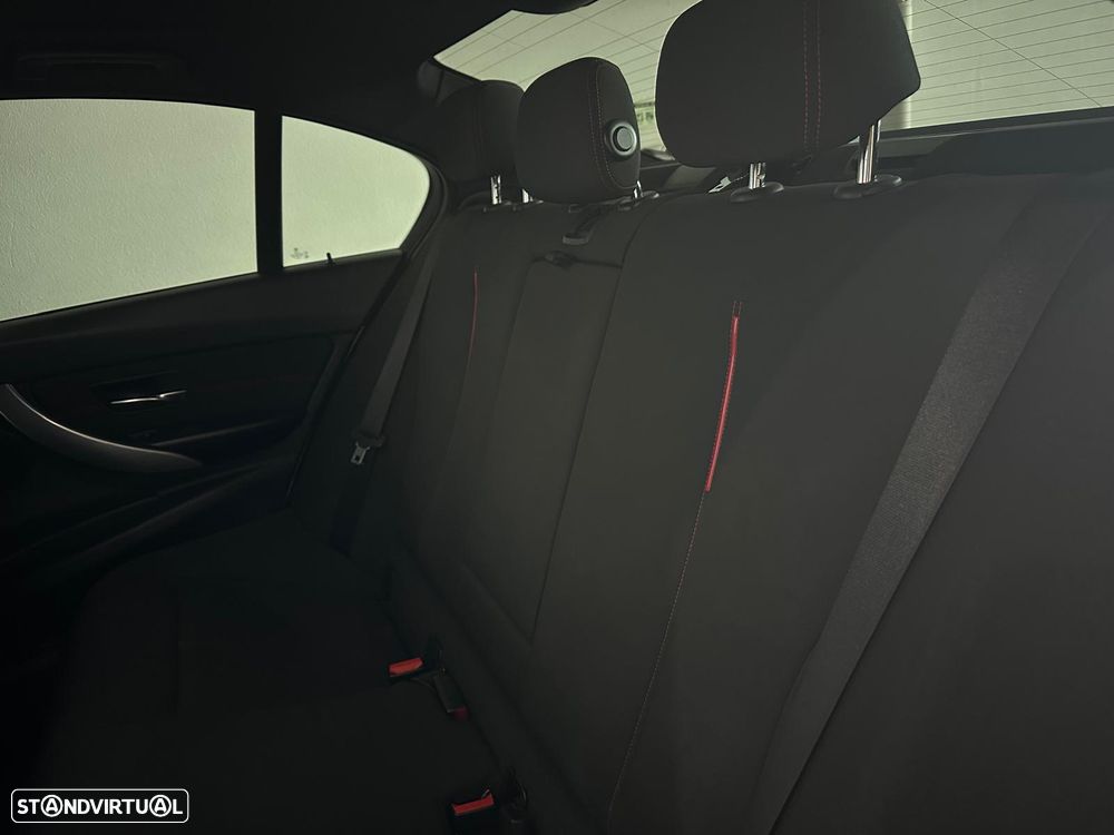 BMW 320 d Pack M - 20