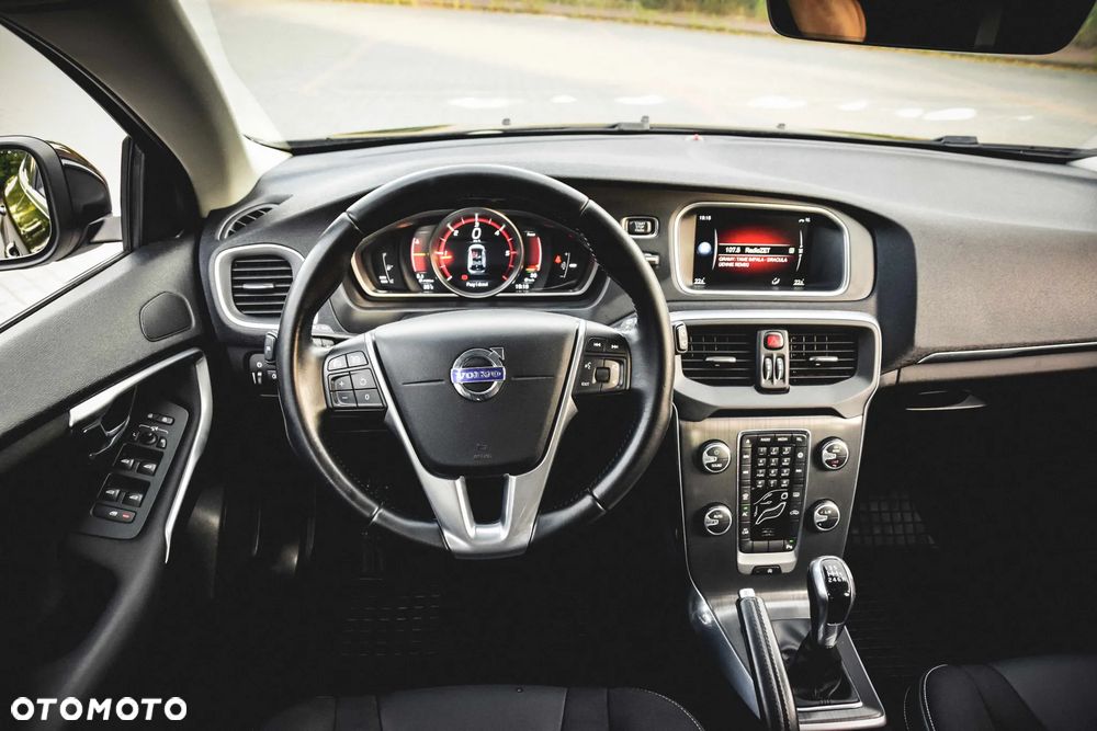Volvo V40 D2 Momentum - 34