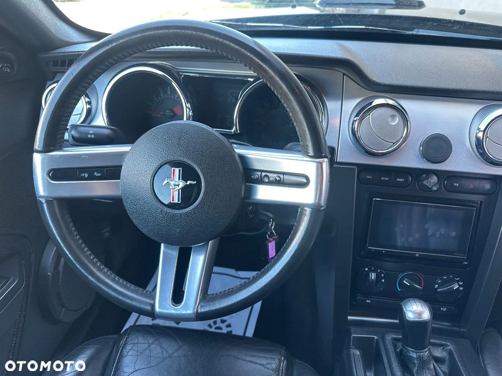 Ford Mustang - 25