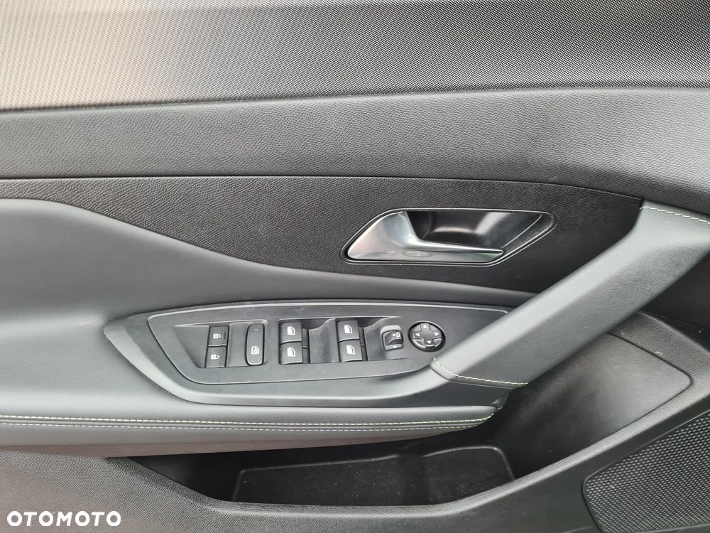 Peugeot 308 1.2 PureTech GT S&S EAT8 - 9