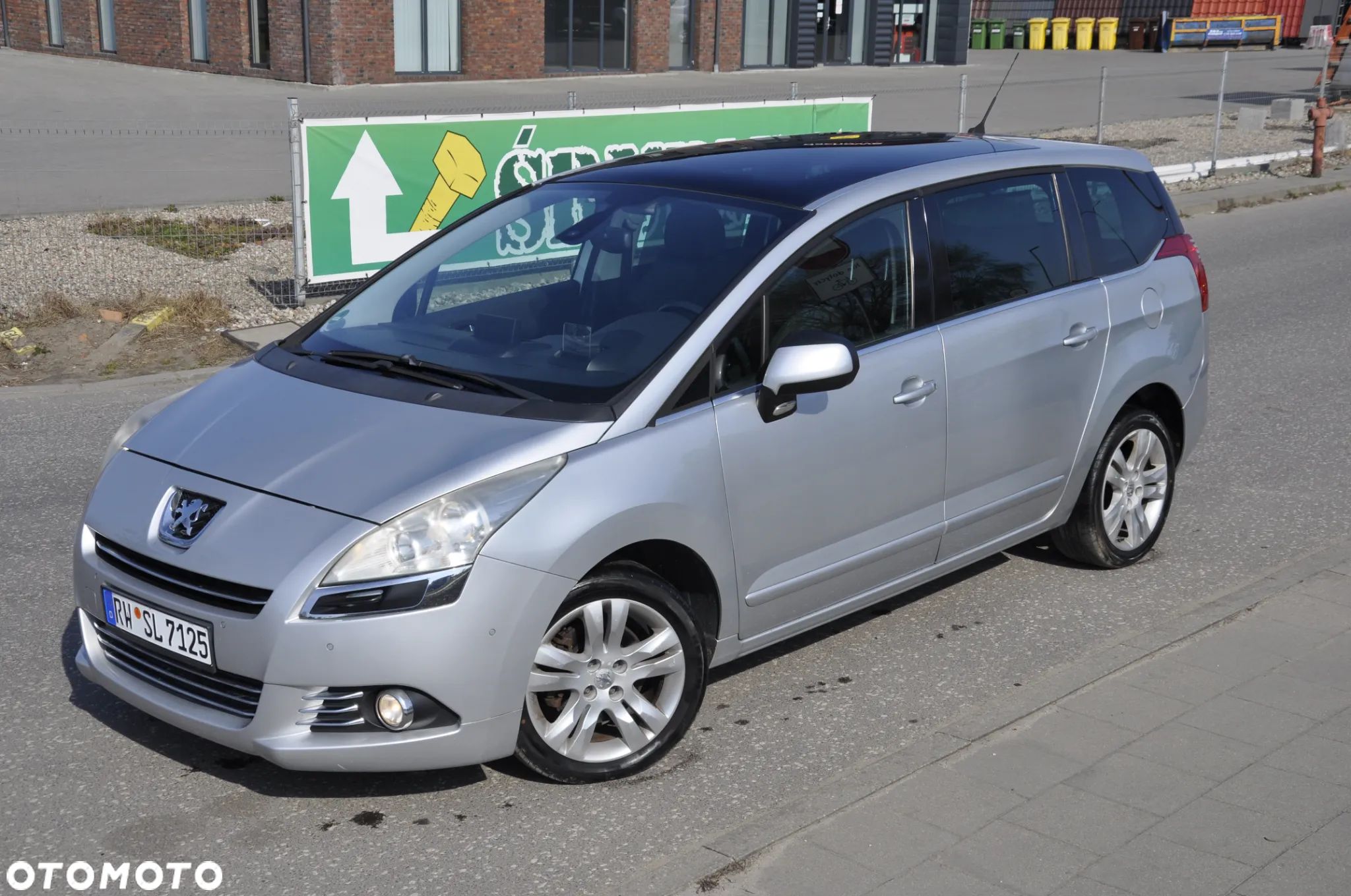 Peugeot 5008 1.6 THP Business Line - 1