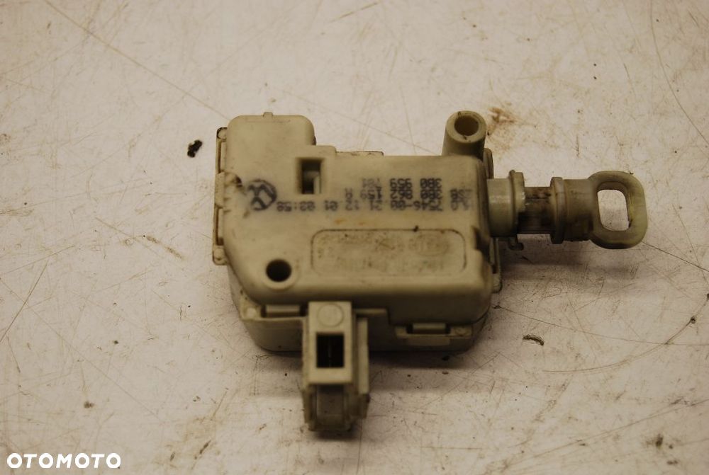SIŁOWNIK KLAPY BAGAŻNIKA TYŁ 3B0959781 3B0959781C SEAT IBIZA III VW POLO IV PASSAT B5 LIFT GOLF VI 3B0959781F 6Q6810773B 5K6810773A AUDI A4 B6 B7 CABRIO 8H0863153 3B5827061C - 3