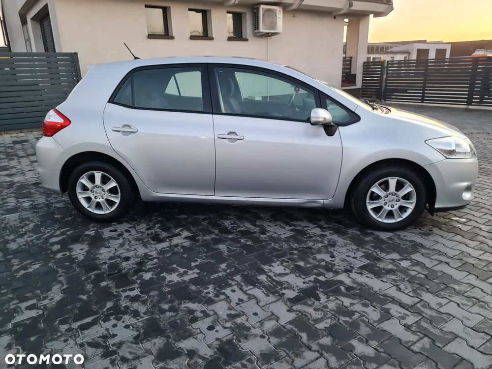 Toyota Auris - 12