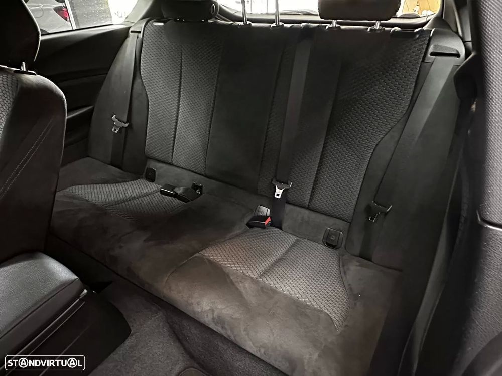 BMW 120 d Pack M - 23