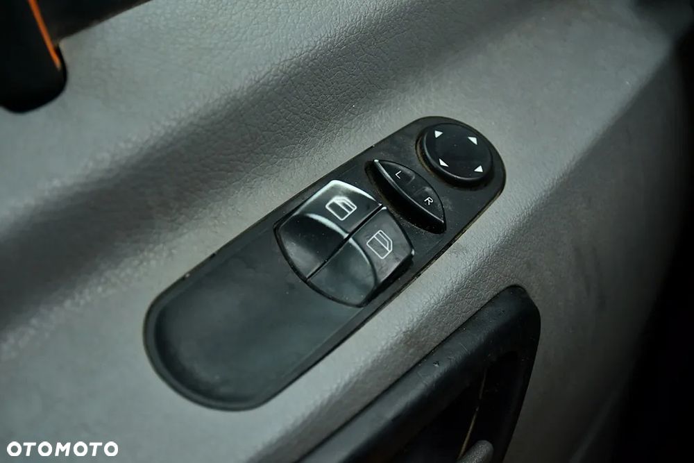 Mercedes-Benz Sprinter - 21