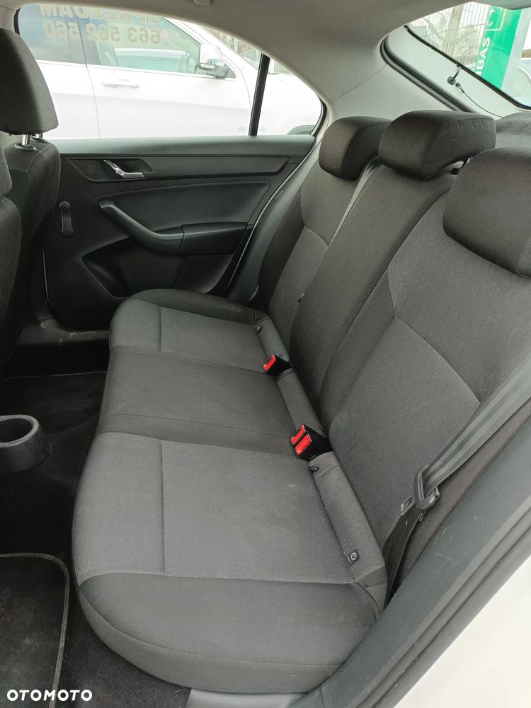 Skoda RAPID 1.6 TDI DPF Ambition - 15