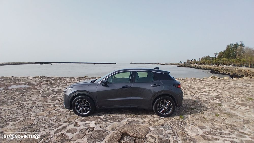 Lexus LBX Elegant - 4