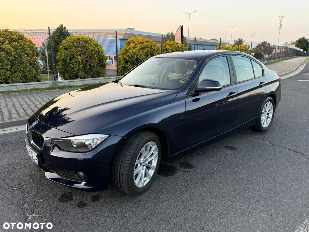 BMW Seria 3 328i xDrive Sport-Aut Luxury Line - 3