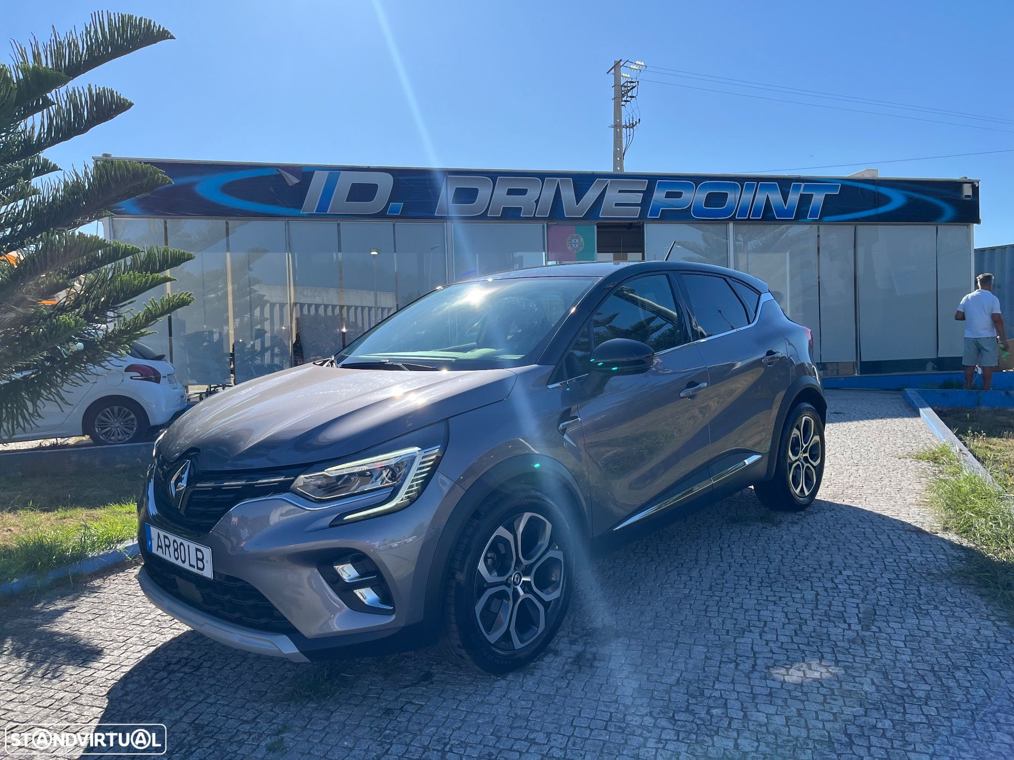 Renault Captur 1.0 TCe Exclusive - 1