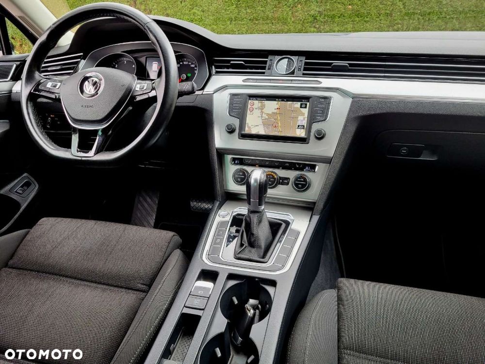 Volkswagen Passat - 8