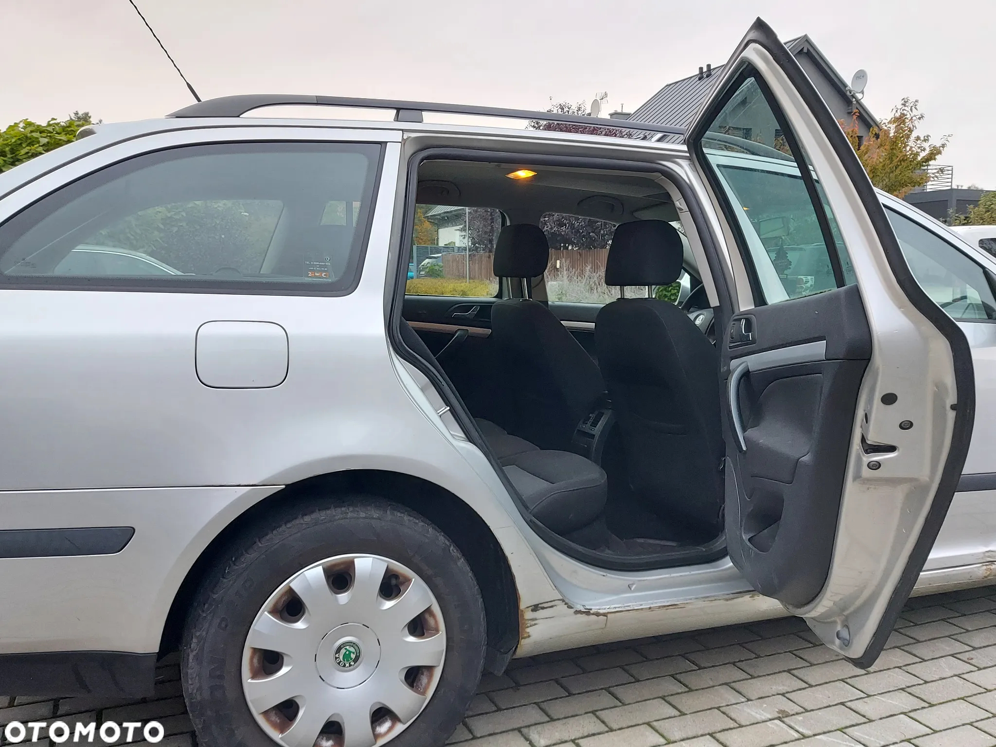 Skoda Octavia 1.6 FSI Ambiente - 11