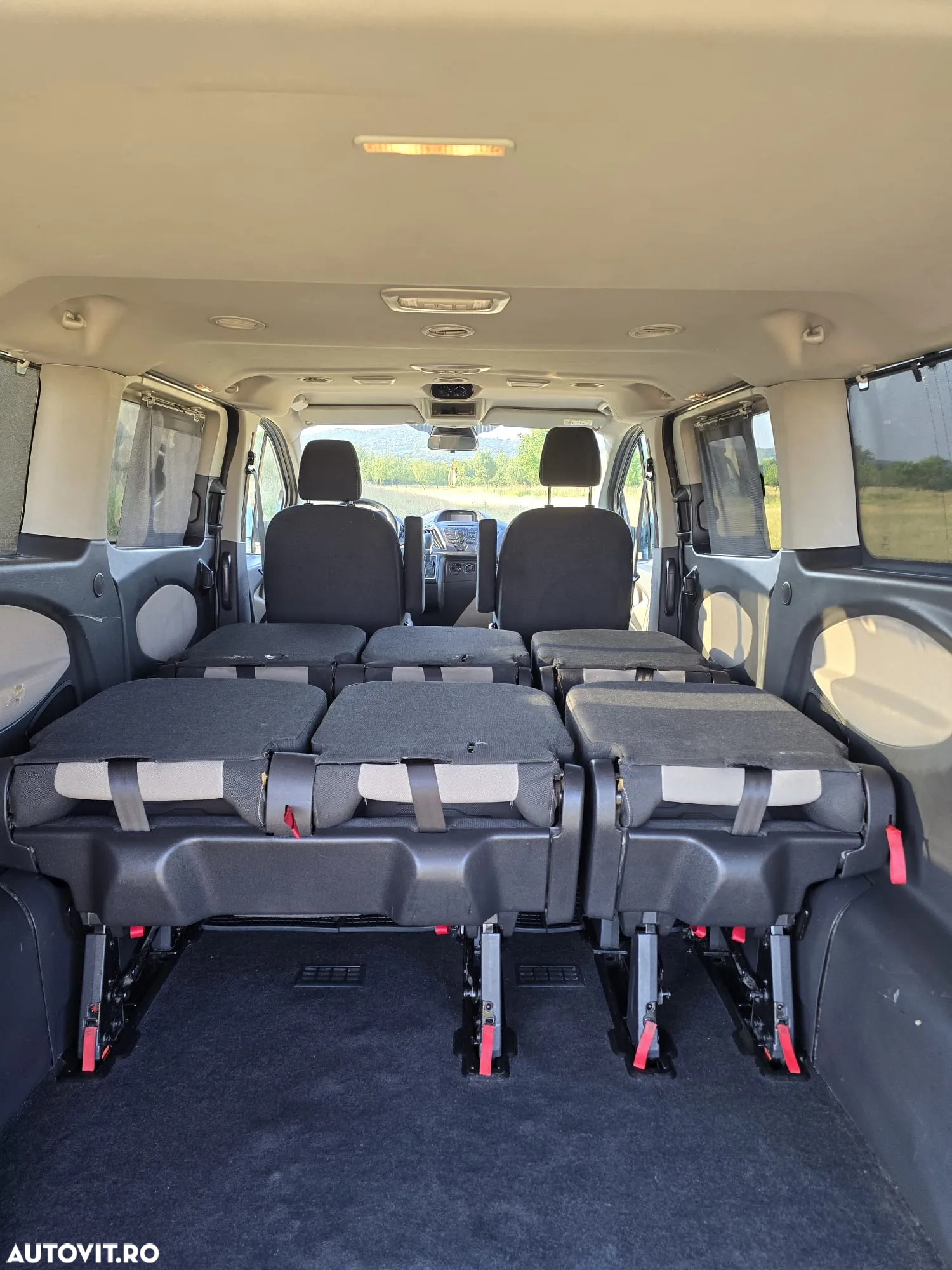 Ford Tourneo Custom - 22