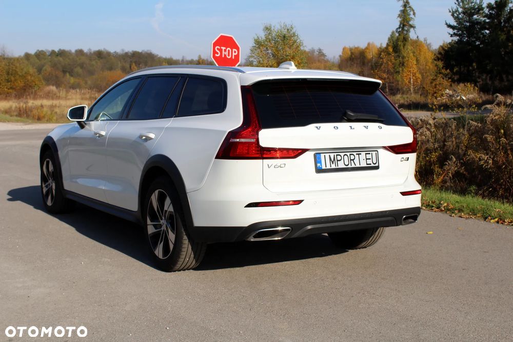 Volvo V60 Cross Country D4 AWD Geartronic Pro - 3