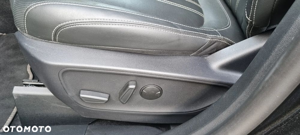 Ford Kuga 2.5P PHEV FWD Vignale - 17
