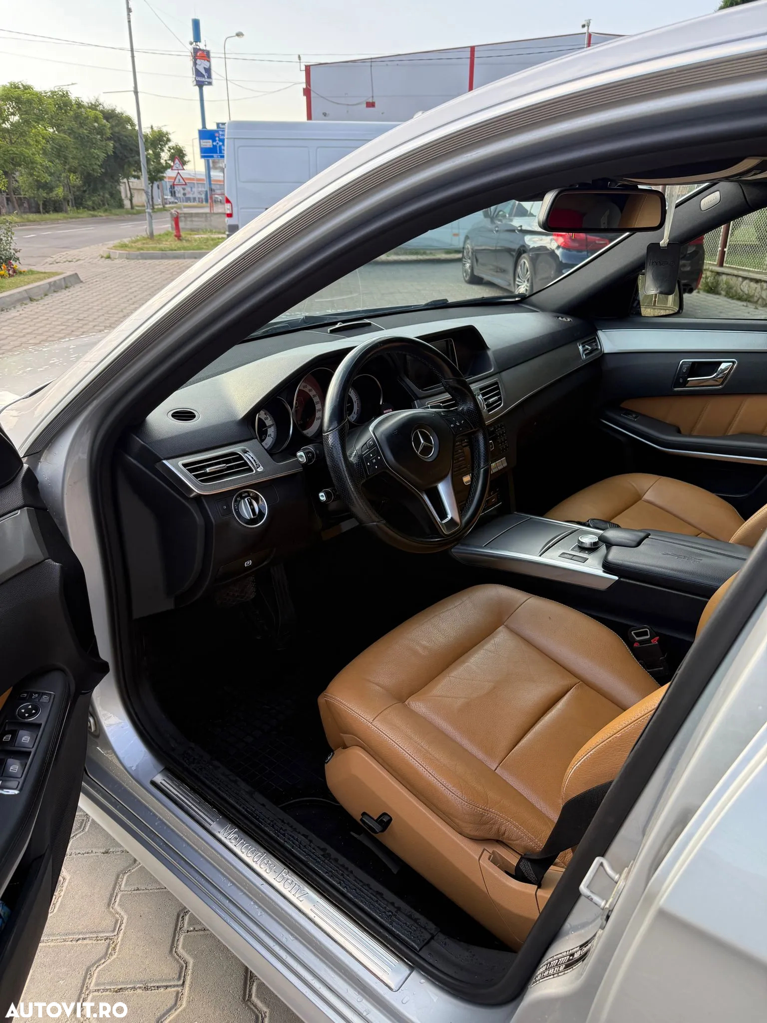 Mercedes-Benz E - 9