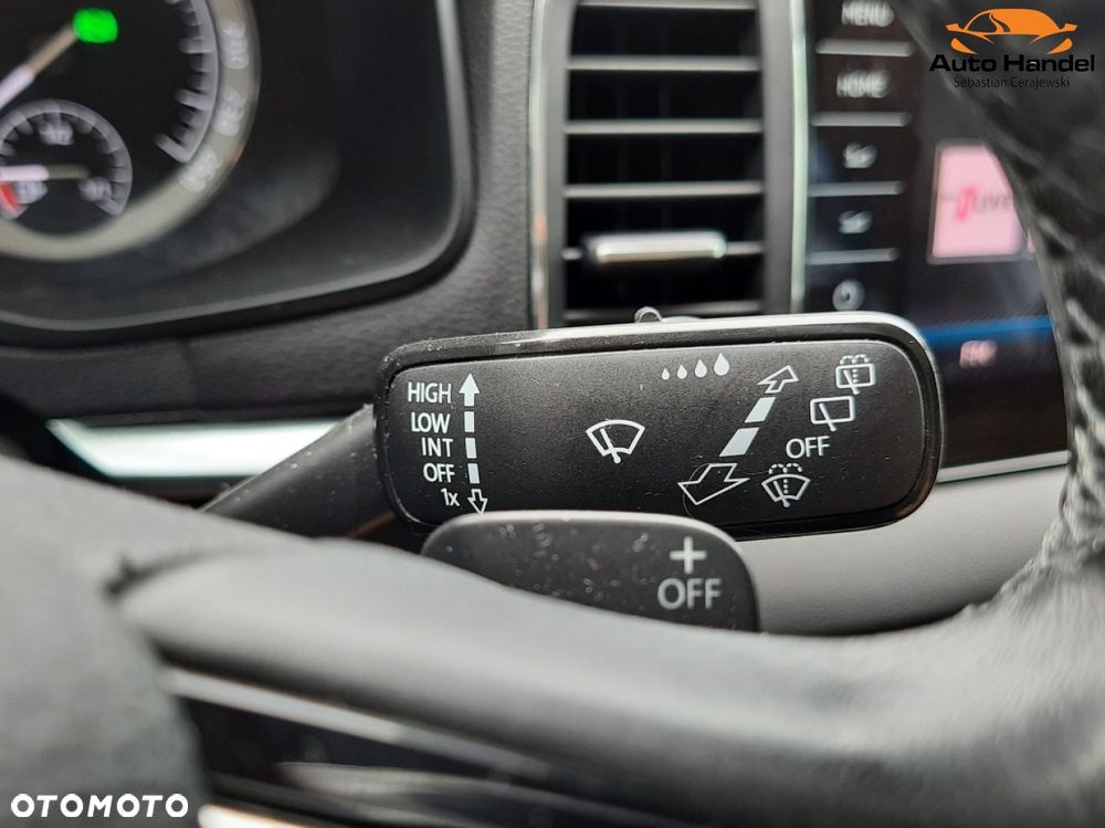 Skoda Karoq 2.0 TDI SCR 4x4 DSG Sportline - 23