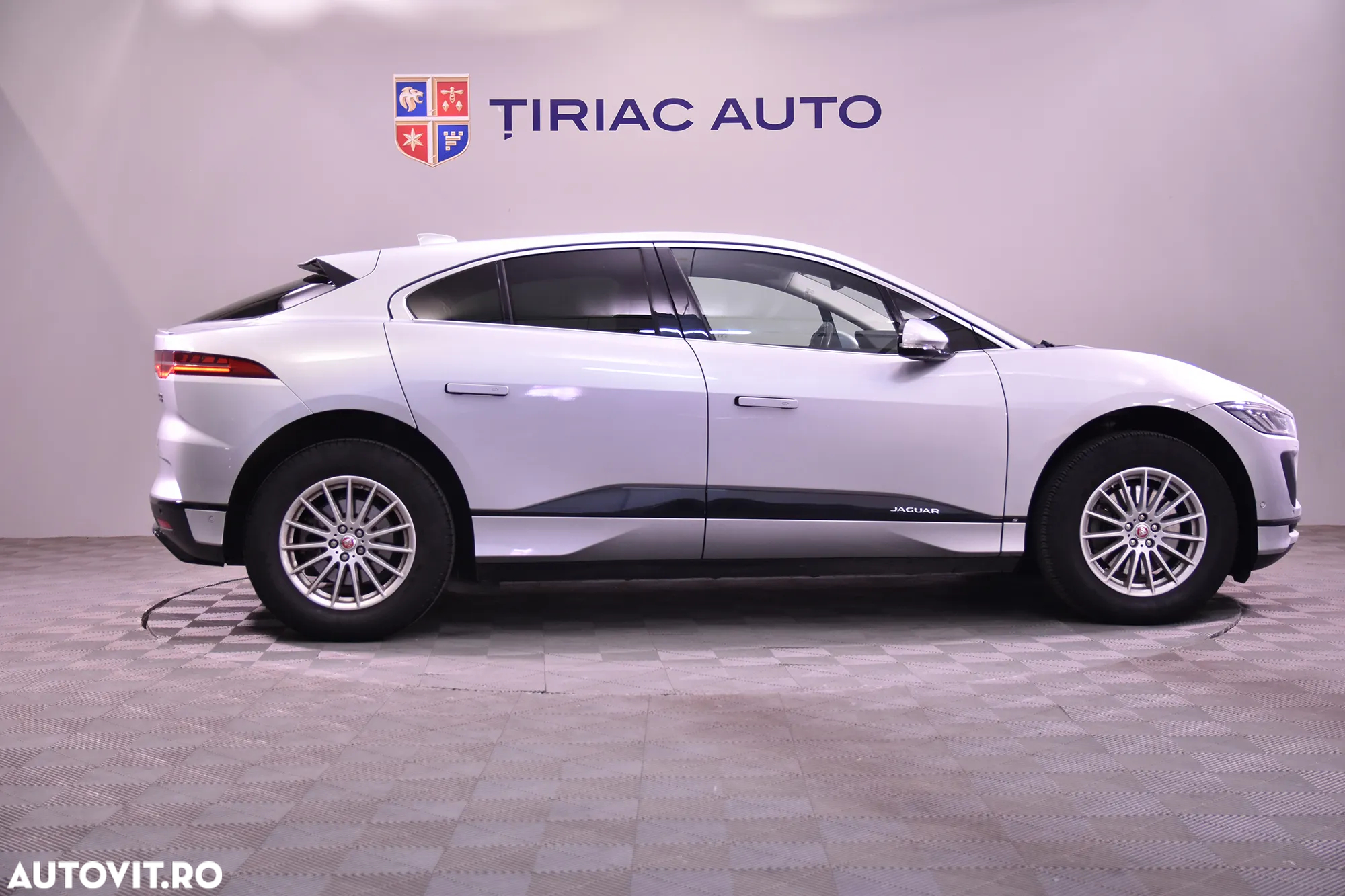 Jaguar I-Pace - 6