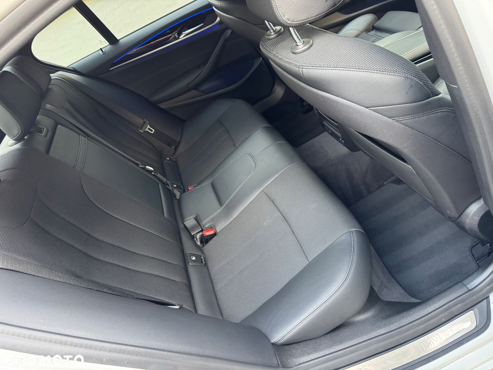 BMW Seria 5 530e xDrive M Sport Edition - 26