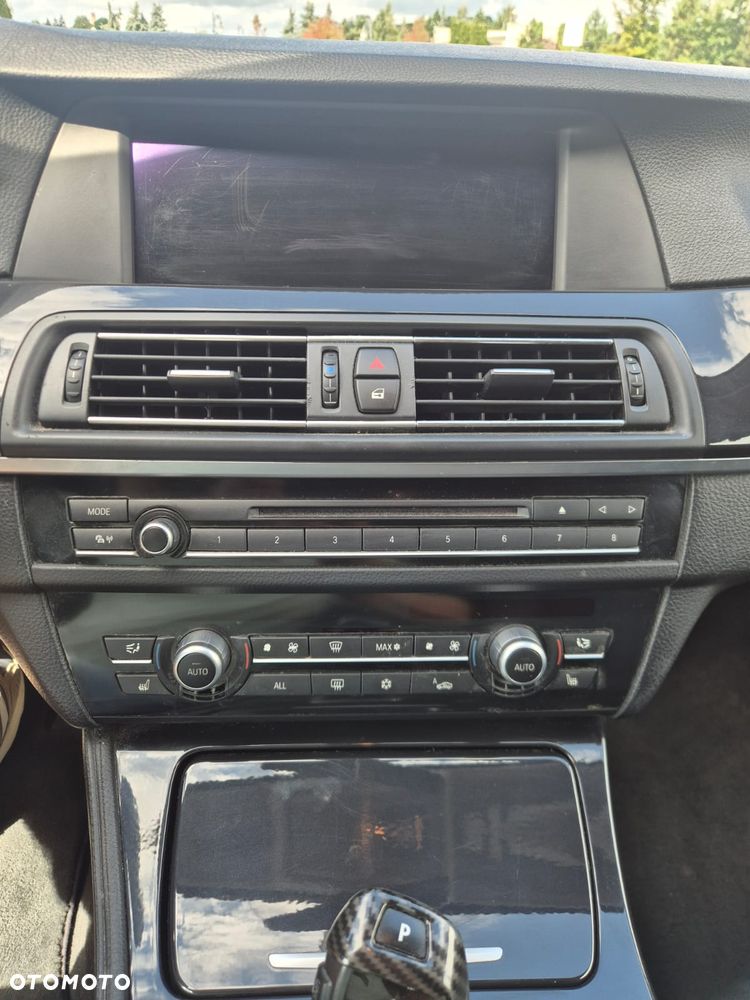 BMW Seria 5 525d - 12