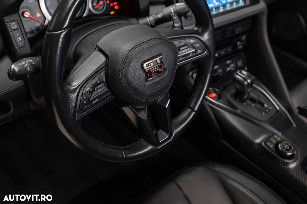 Nissan GT-R - 15