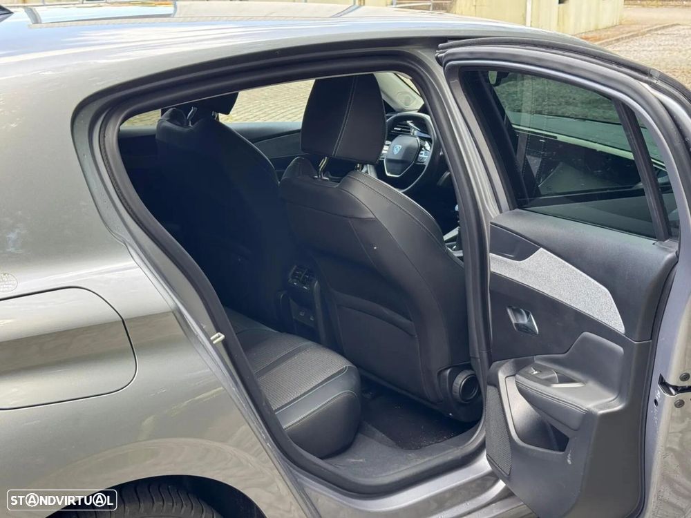 Peugeot 308 1.2 PureTech Allure Pack - 29