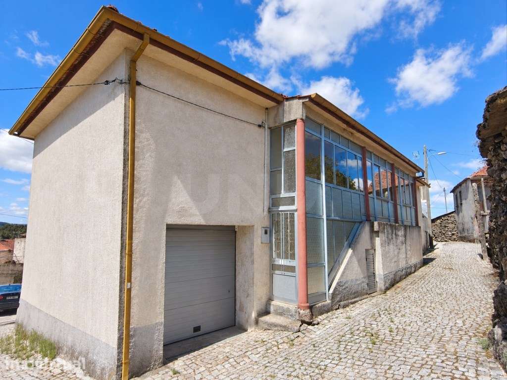 Moradia T3, mobilada e pronta a habitar, a 5 km de Vila Nova de Paiva - Grande imagem: 2/29