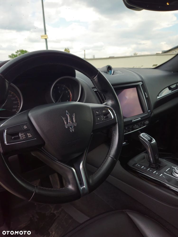 Maserati Levante - 12