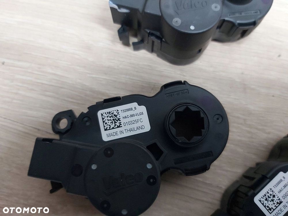 Dacia duster Ranault OMODA 5 E5 C5 silniczek nagrzewnicy klapy HAC-360-VLG5 - 2