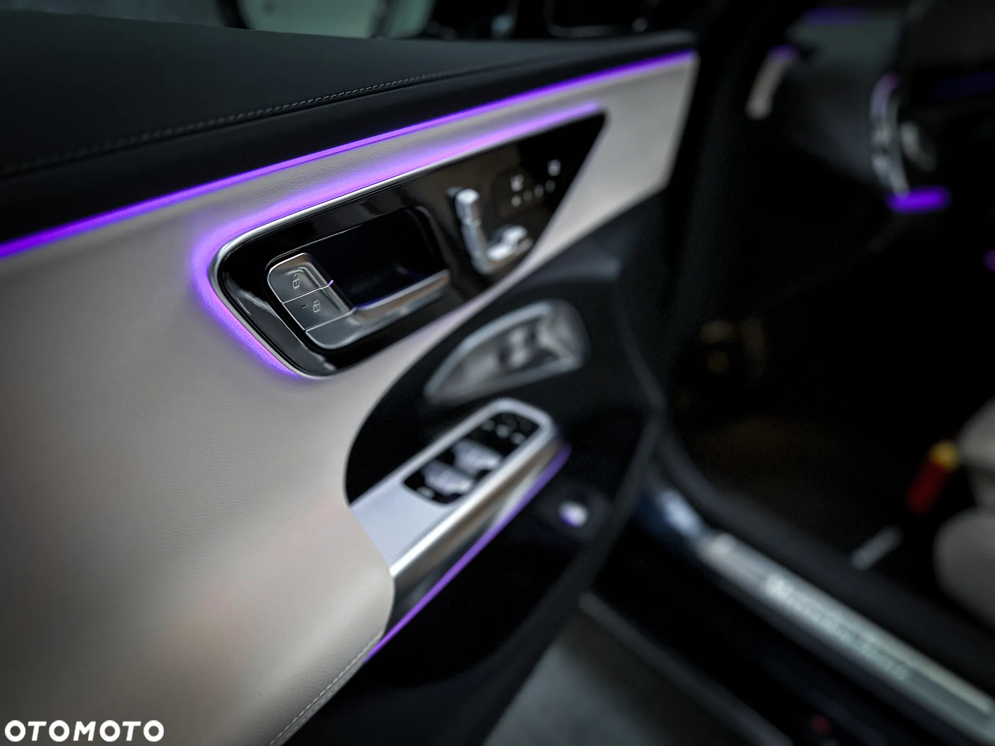Mercedes-Benz Klasa E 220 d T 4Matic 9G-TRONIC Edition AMG Line - 20
