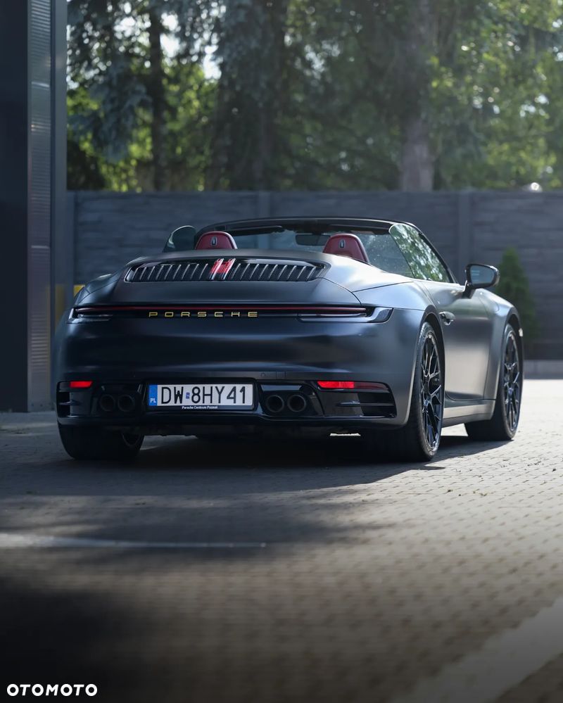 Porsche 911 Carrera 4 Cabrio - 11