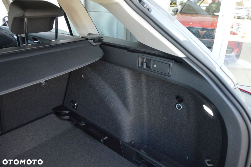 Volkswagen Golf Variant 1.5 eTSI mHEV Life Plus DSG - 31