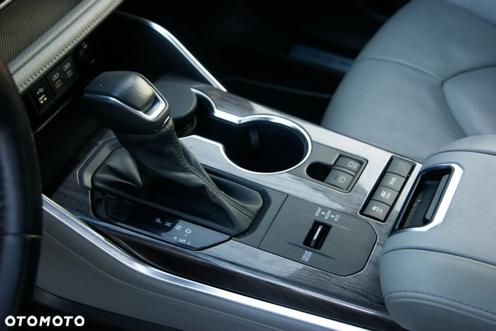 Toyota Highlander 2.5 Hybrid Executive Style - 31