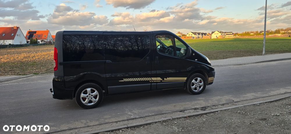 Renault Trafic Grand Passenger Black Edition - 7
