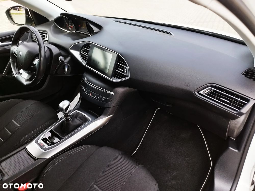 Peugeot 308 1.6 Premium - 29