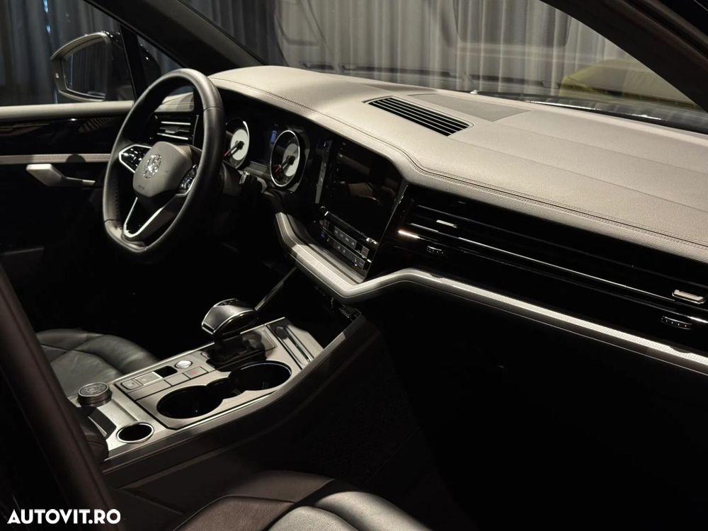 Volkswagen Touareg - 18