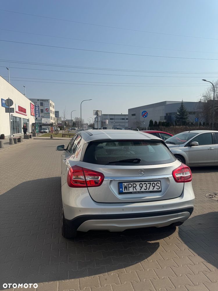 Mercedes-Benz GLA - 4