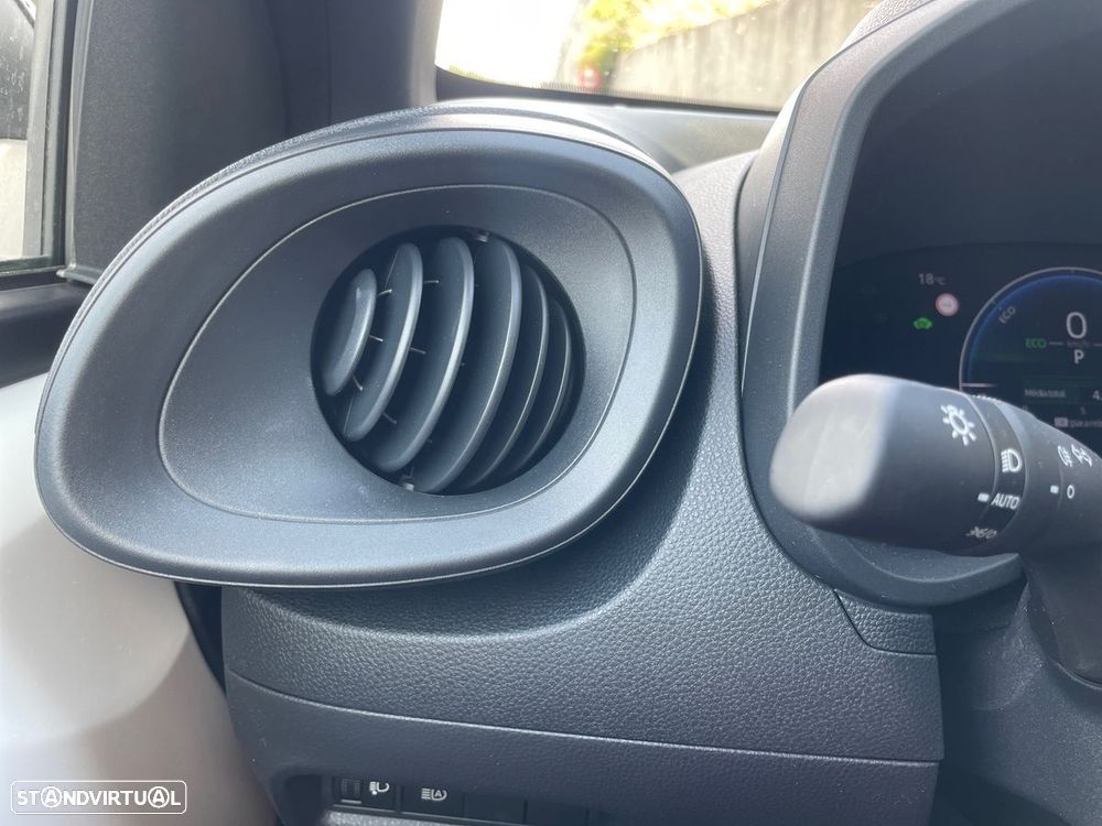 Toyota Aygo X 1.5 Hybrid Play - 17