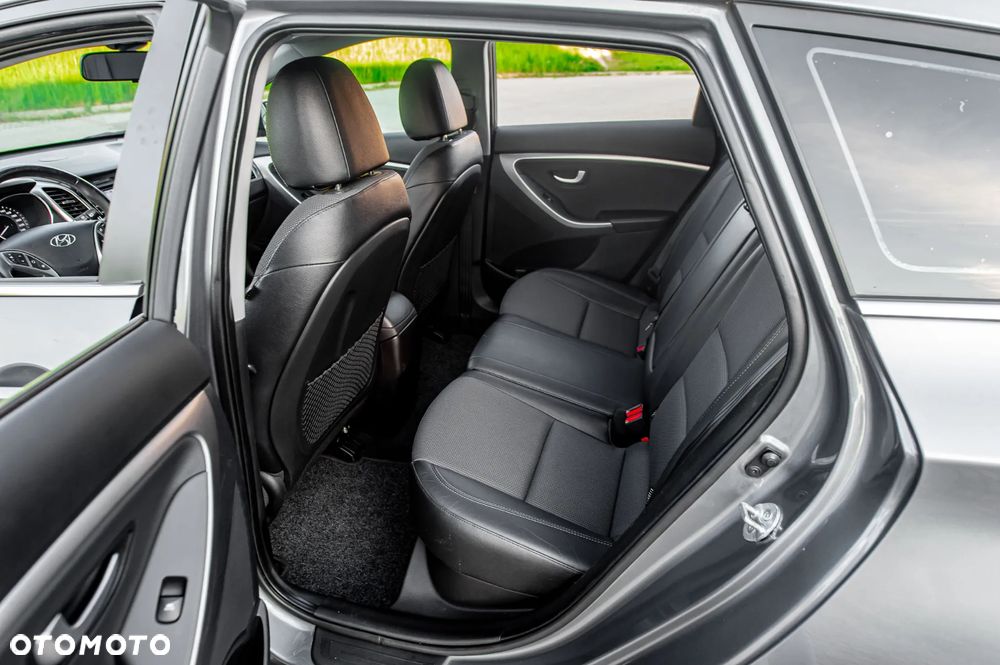 Hyundai i30 blue Kombi 1.6 GDi Style - 20