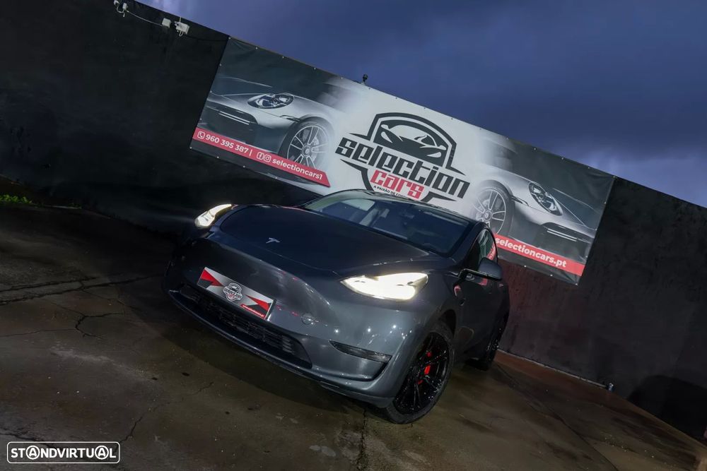 Tesla Model Y Long Range Dual Motor AWD - 17