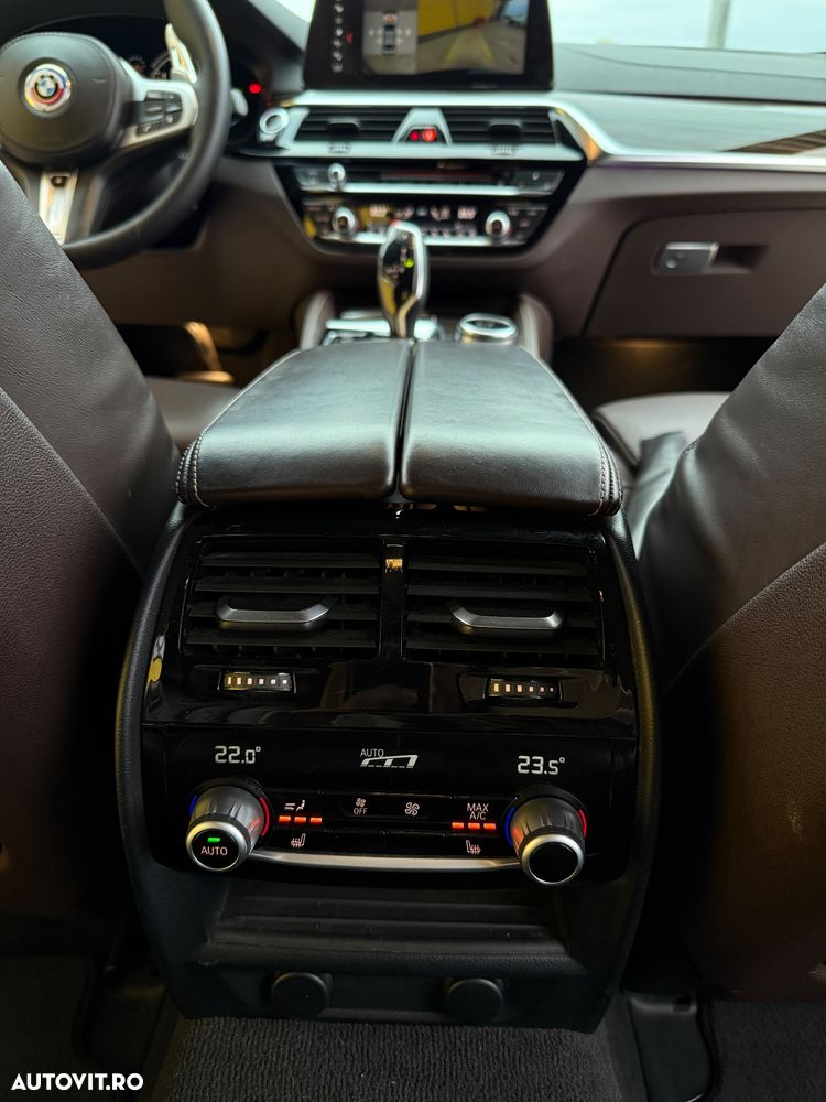 BMW Seria 5 530i xDrive AT - 34