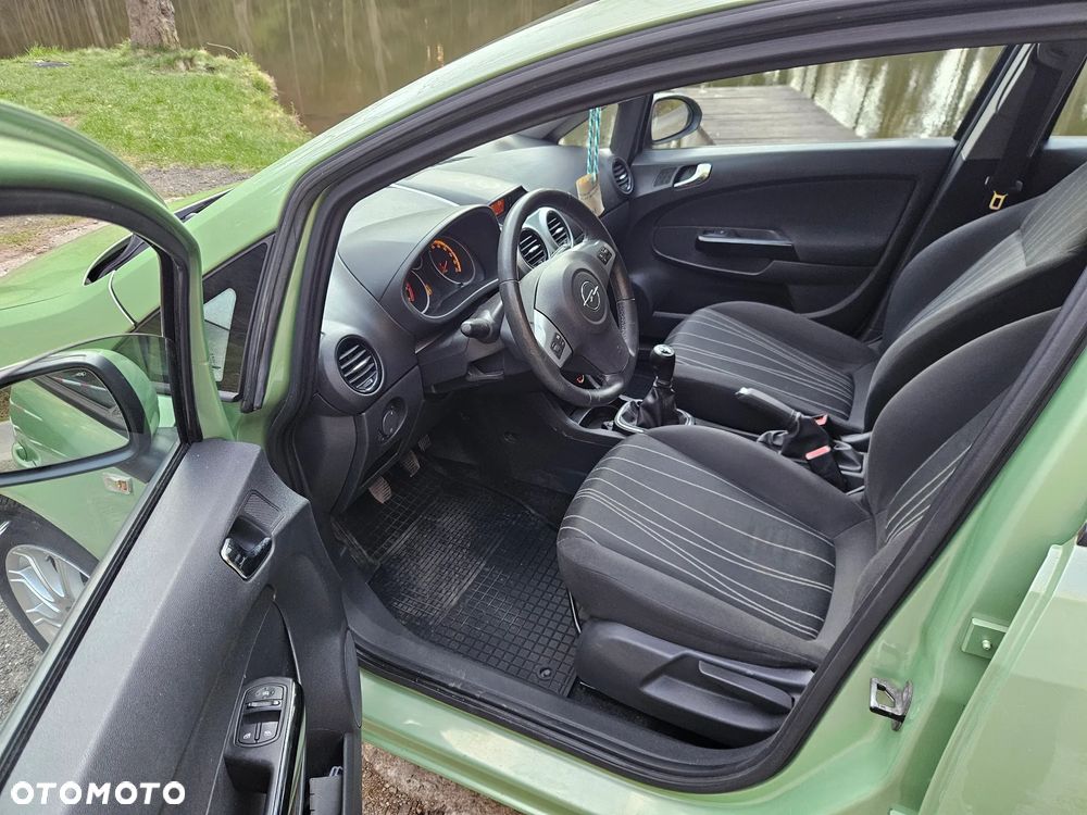 Opel Corsa 1.2 16V - 22