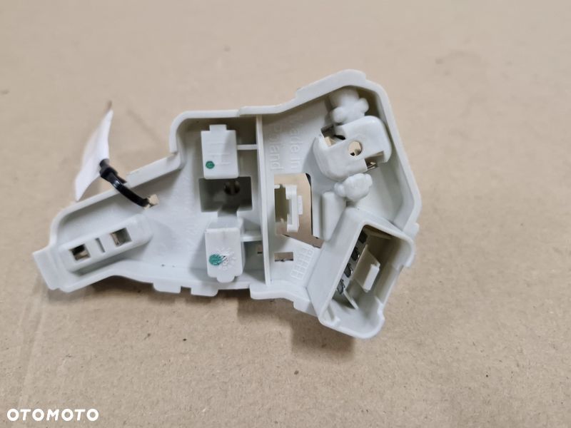 VOLKSWAGEN PASSAT CC WKŁAD LAMPY W KLAPĘ LEWY TYŁ TYLNY ORYGINAŁ 3C8945257A - 2