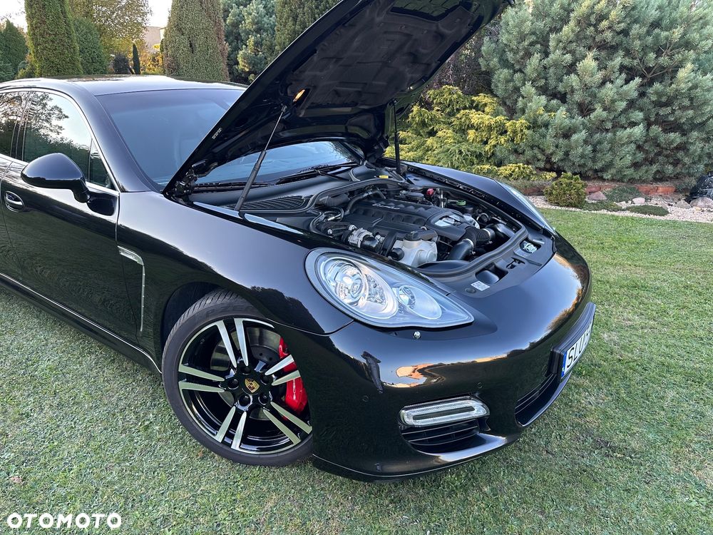 Porsche Panamera - 4