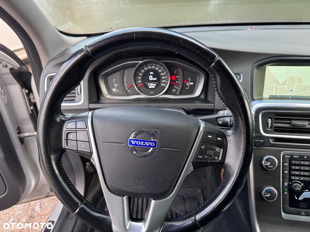Volvo V60 D4 Drive-E Momentum - 10