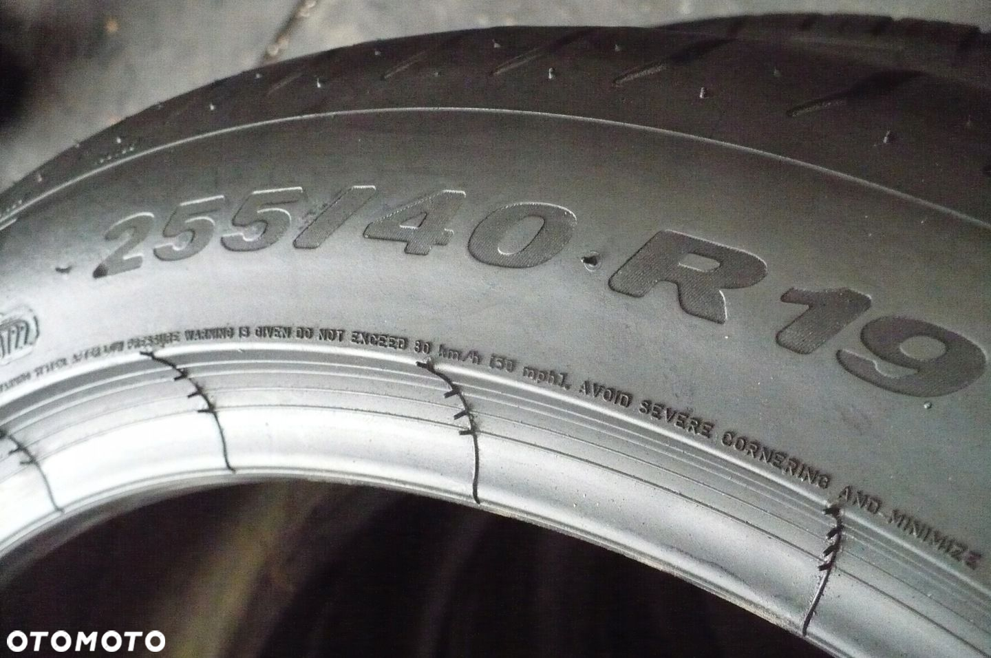 PIRELLI P Zero 255/40R19 5,7mm 2022 - 2