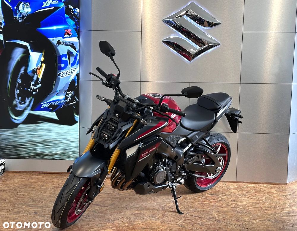 Suzuki GSX - 11