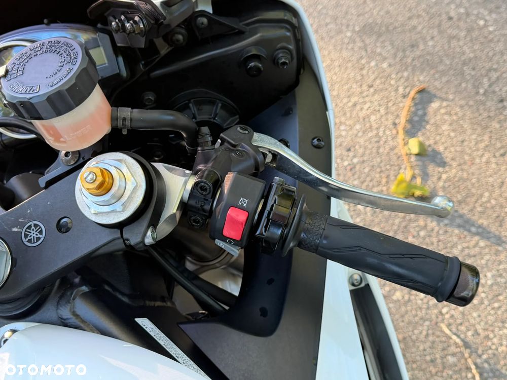 Yamaha R6 - 17