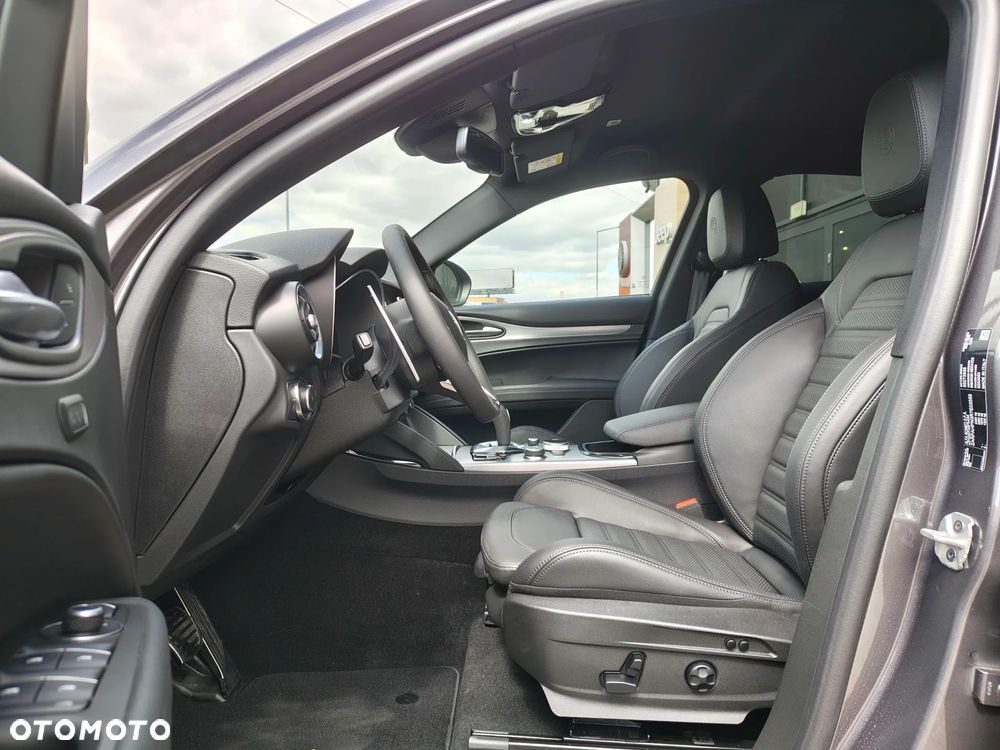 Alfa Romeo Stelvio - 9