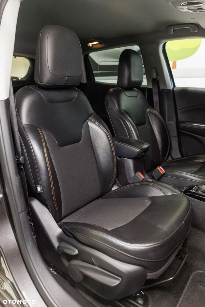 Jeep Compass 1.4 TMair Sport FWD S&S - 38