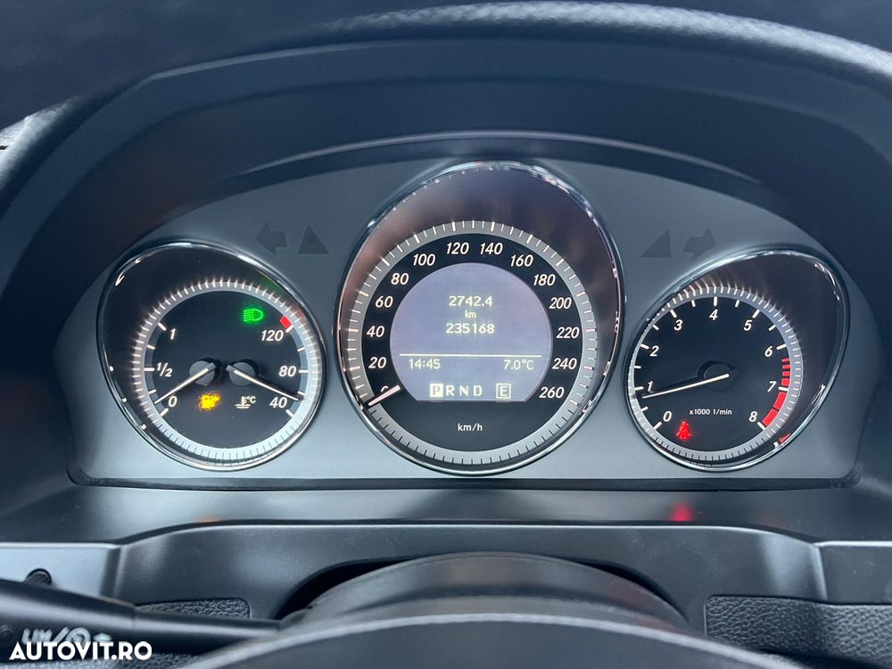 Mercedes-Benz C 200 T (BlueEFFICIENCY) 7G-TRONIC Avantgarde - 8